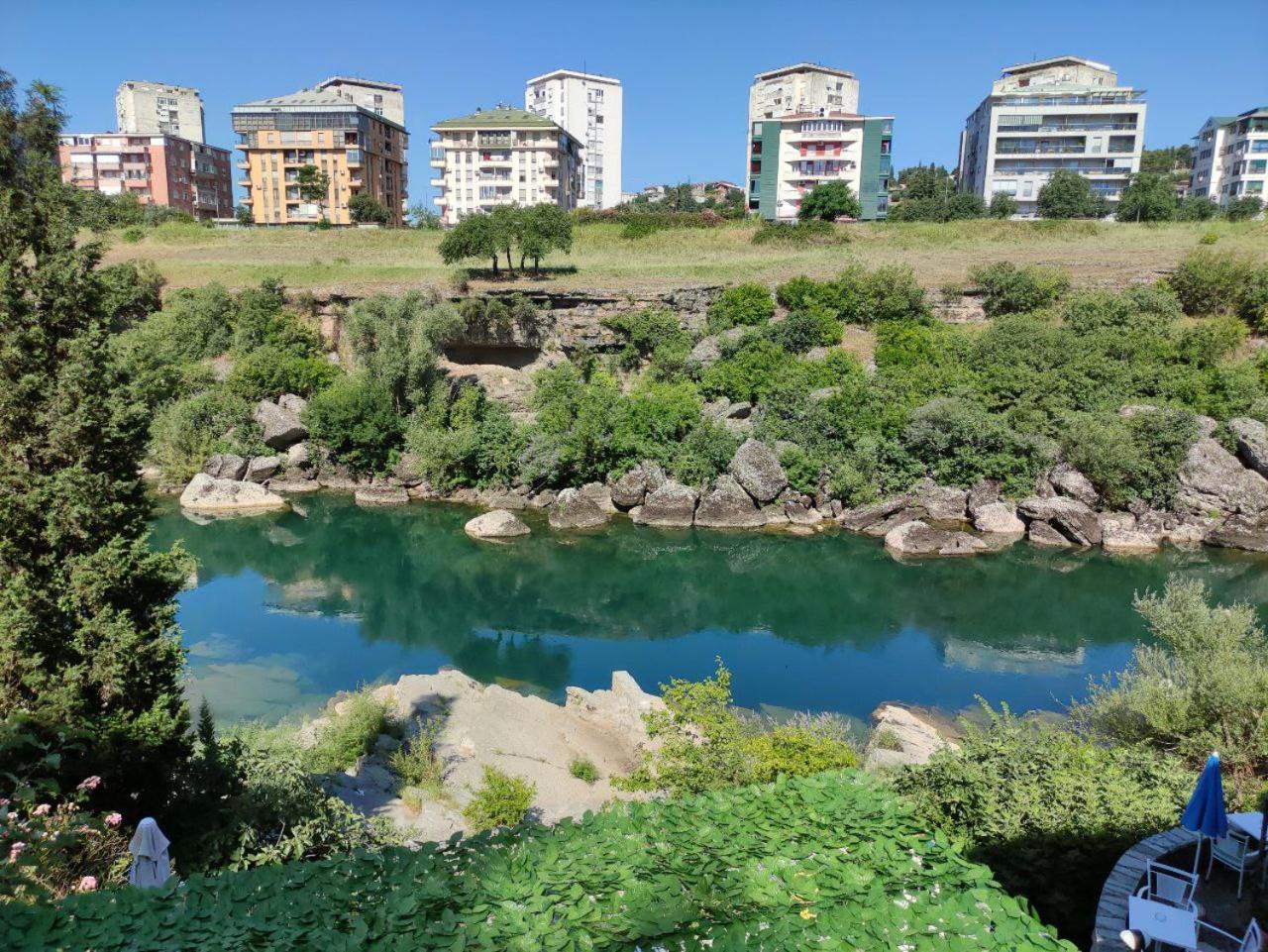 Hotel Ambasador Podgorica Exterior foto